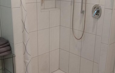 Dusche weiß begehbar | © Dörr