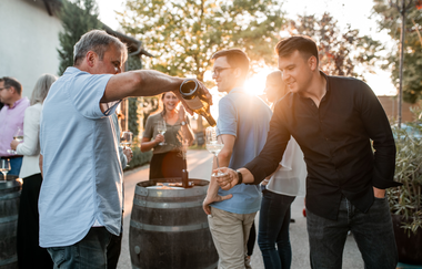 Sonnenterrasse an der Eventhalle | Steng Landgut | Lauffen am Neckar | HeilbronnerLand | © Steng Landgut am Rotenberg