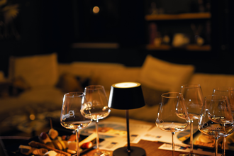 Käse- & Weinverkostung | © Aleksandr Krupetskov