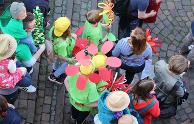 Menschen auf der Straße | © Dorith Flößer