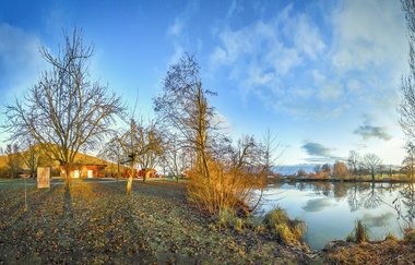 Weinausschank am Mönchsbergsee bei gutem Wetter | Brackenheim | HeilbronnerLand | © Weinkultur am Mönchsbergsee