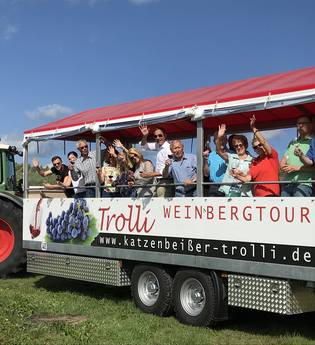 Katzenbeißer-Trolli | Weinbergrundfahrten Lauffen am Neckar | HeilbronnerLand | © Gästehaus Kraft