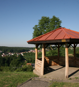 Aussichtspavillon in den Weinbergen | © Beate Otto