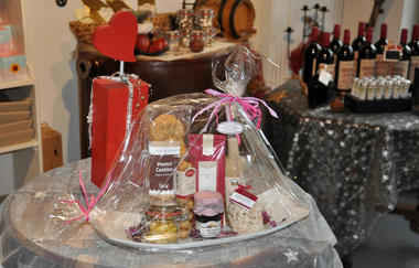 Geschenk mit Waren der Destille