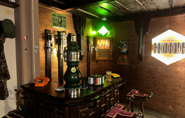 Tresen im Escape Room "Uschis Bar" | © millenium lab GmbH