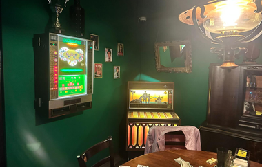 Pokerrunde im Escape Room Uschis Bar | © millenium lab GmbH