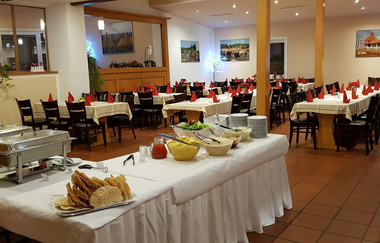 Gaststätte Weinsteige Güglingen | deutsche und srilankische Küche | Buffet | © Neckar-Zaber-Tourismus e.V.