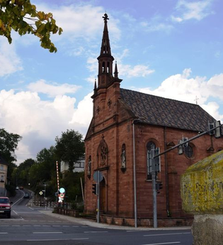 Außenansicht Marienkapelle Waibstadt vor blauem Himmel | © Stadt Sinsheim