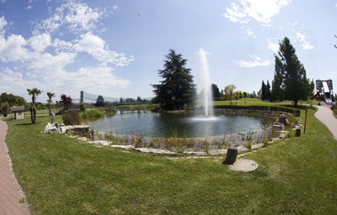 Café Sagenhaft im Pflanzencenter Mauk | Außenbereich Teich | © Neckar-Zaber-Tourismus e.V.
