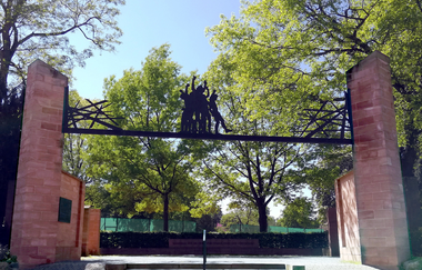 Mahnmal für Opfer von Gewalt, Krieg und Verfolgung | © Tourist Information Weinheim