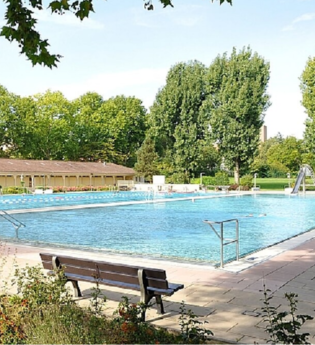 Schwimmbecken im Grünen | © Heidelberg Marketing