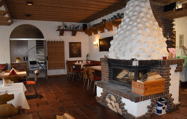 Kamin im Gastraum