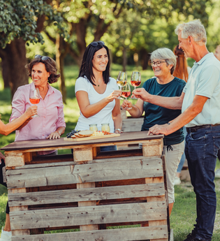 Weinausschank am Mönchsbergsee | HeilbronnerLand | © Touristikgemeinschaft HeilbronnerLand