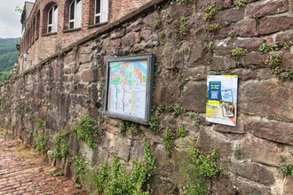 Weitersehen-Schild  an einer Wand  montiert  am Neckargemünder Neckarlauer | © Landratsamt Rhein-Neckar-Kreis