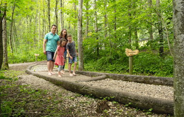 Barfusspfad im Wildparadies Tripsdrill | © Erlebnispark Tripsdrill