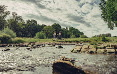 Neckartal-Radweg bei Lauffen am Neckar | HeilbronnerLand | © Touristikgemeinschaft HeilbronnerLand