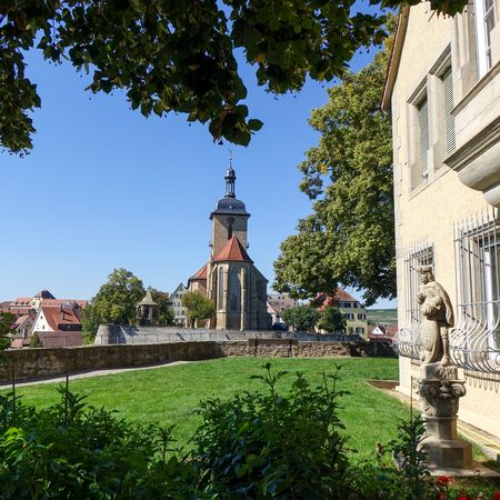 Aussicht von der Rathausburg über den Neckar zur Regiswindiskirche