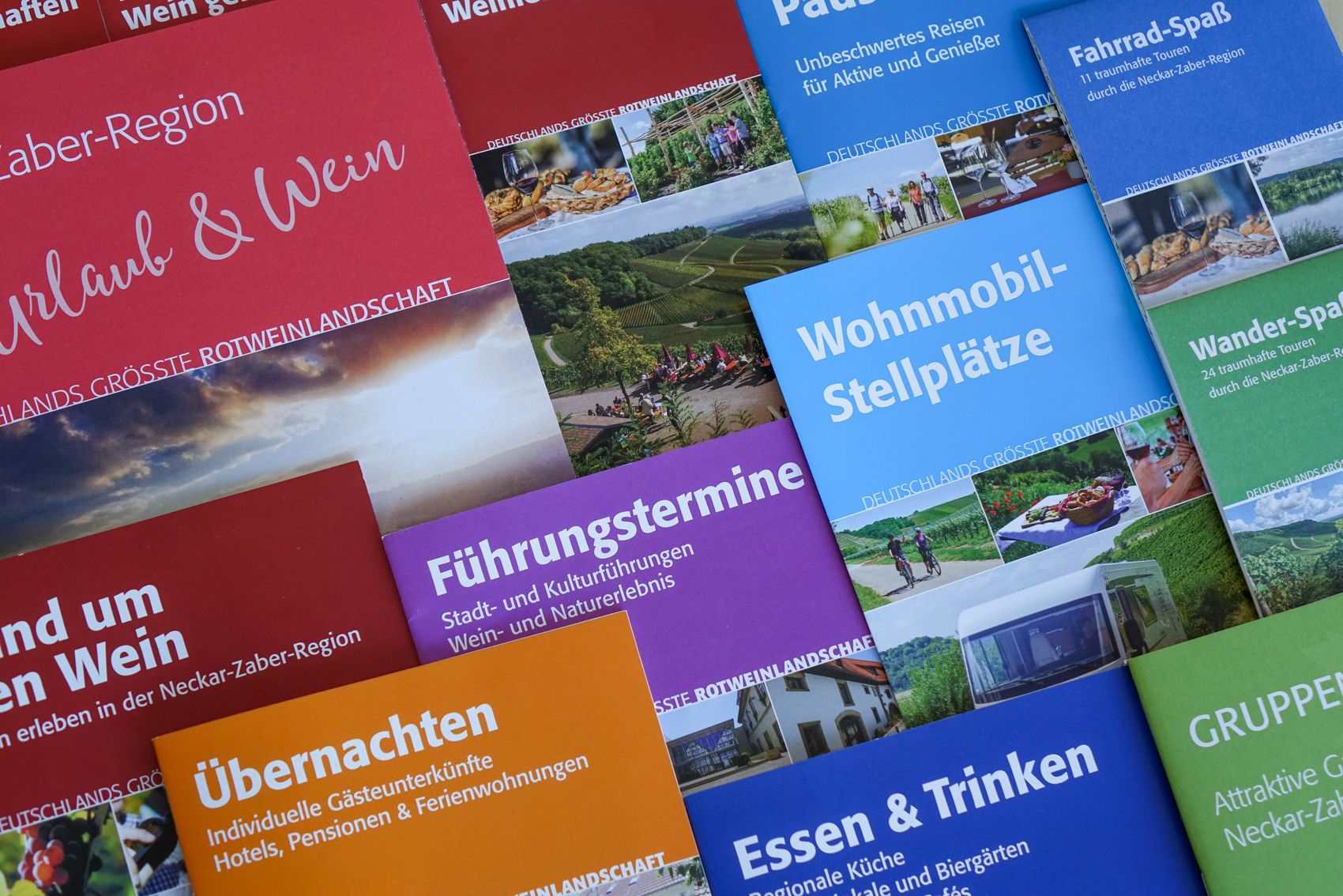 Auswahl an Broschüren des Neckar-Zaber-Tourismus e.V.