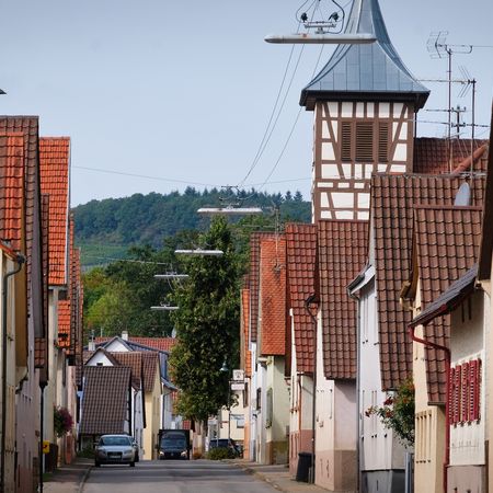 Blick durch die Hauptstraße im Waldenserort Nordhausen