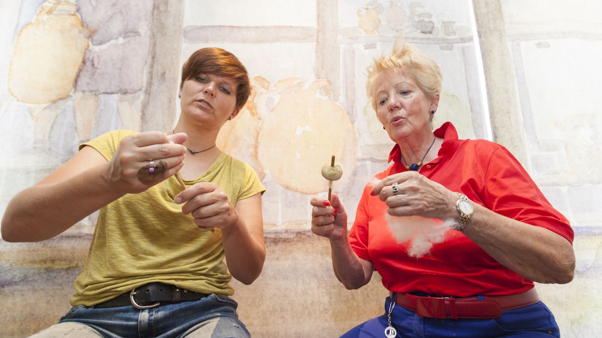 zwei Frauen im Römermuseum